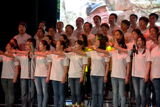 C:\Users\Lenovo\Desktop\杏色
大合唱\杏色
大合唱\yy09.jpg